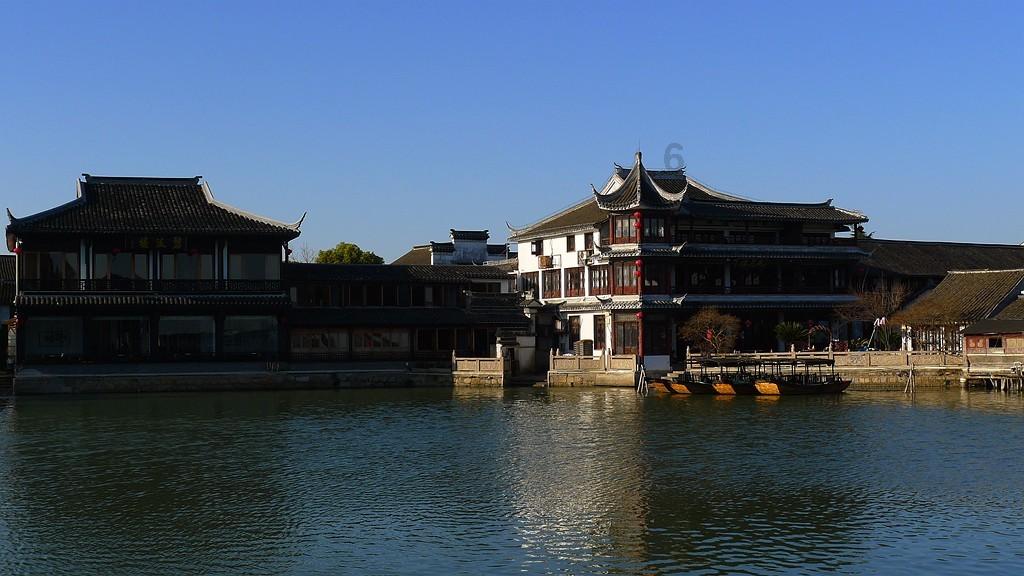 今天,市政府常务会议召开